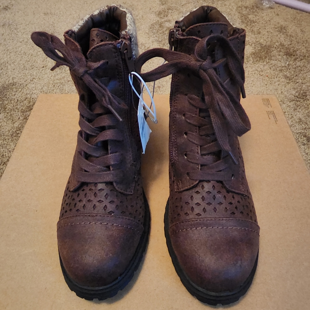 💥SOLD💥Justice Brown Winter Boots